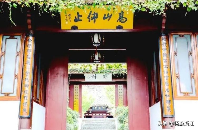 杭州西湖的景色特点和相关传说,西湖的历史故事与神话传说