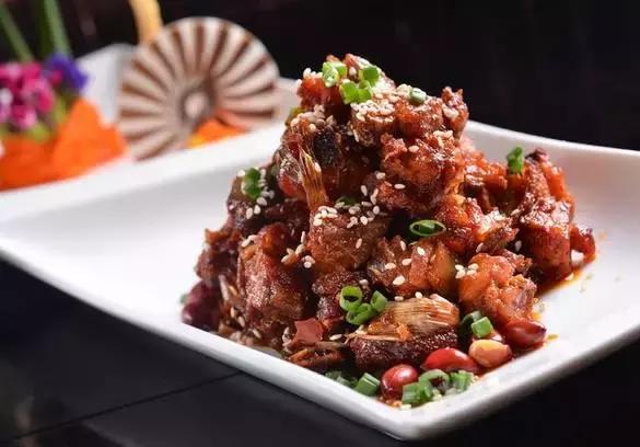 夏天适合吃的麻辣菜品,适合夏天的辣菜