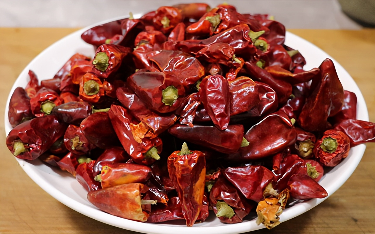 牛油火锅底料配方及熬制,熬制牛油火锅底料最简单做法