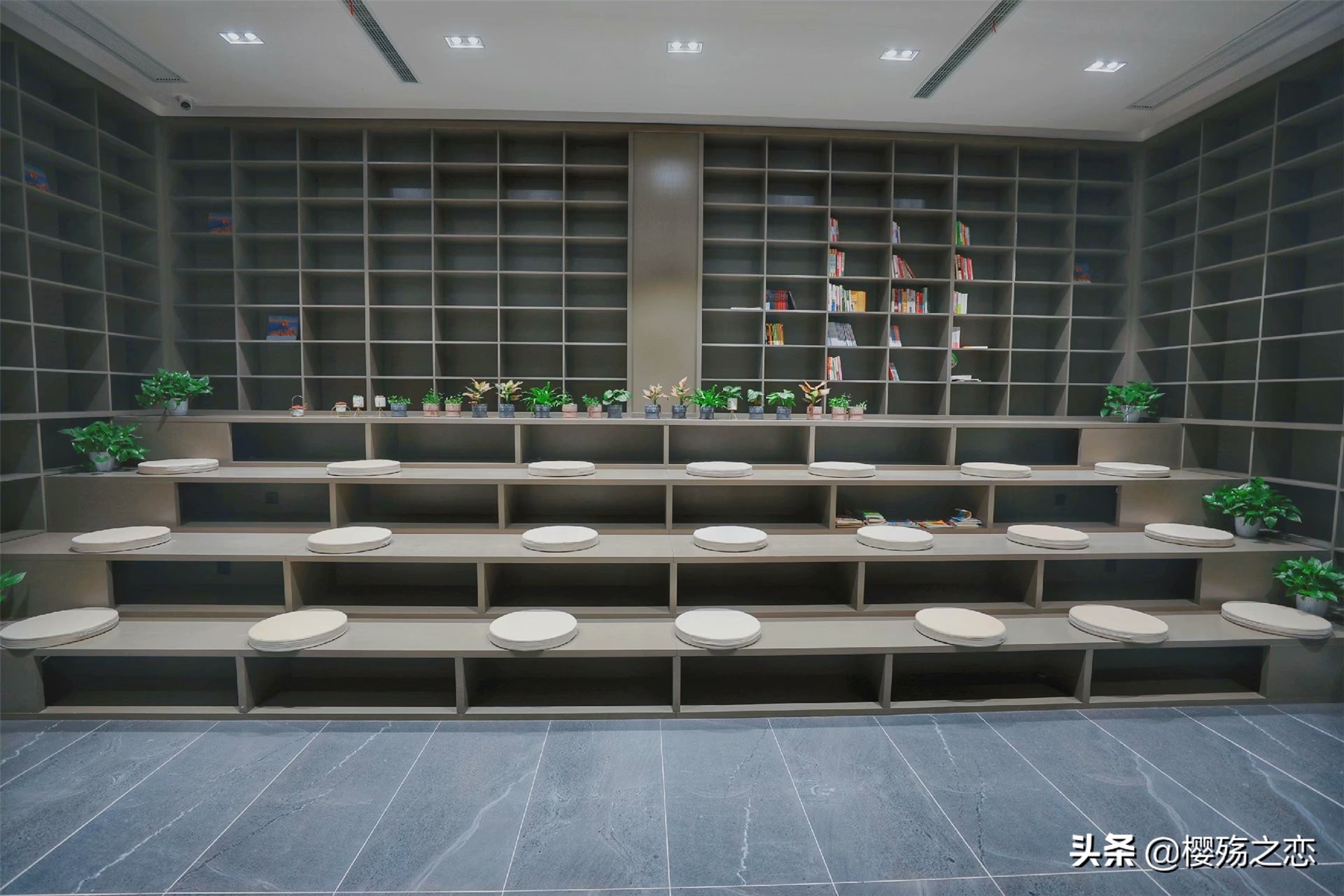 天柱山里的风景就是这么美,一个充满俄罗斯风情的梦幻城堡