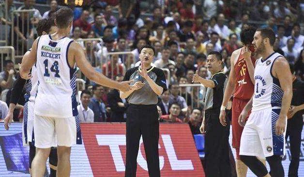 姚明分析中国男篮面临低谷的原因,中国男篮比赛现场直播全场姚明