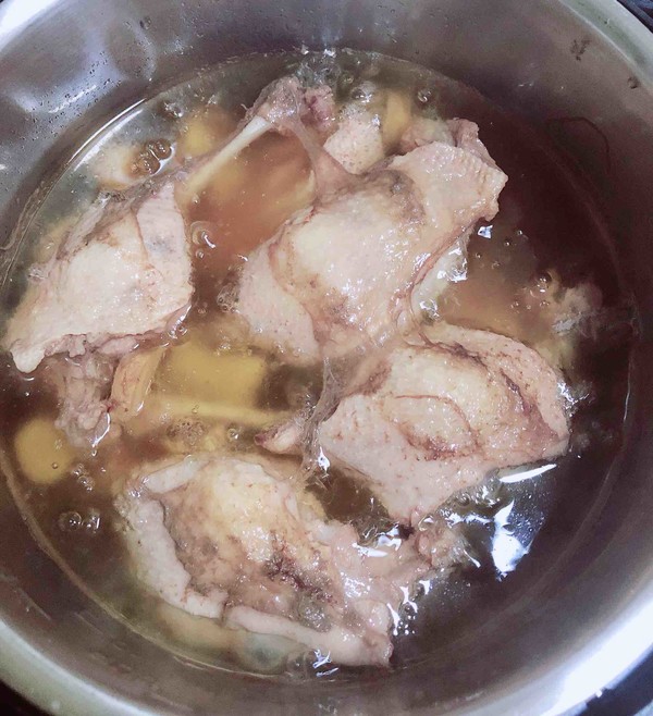 老鸭汤怎么炖才能好喝又营养,老鸭汤怎么炖好喝营养又美味