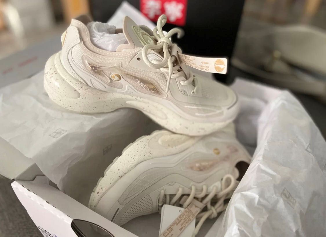 又好看又实用的运动鞋推荐,必备的几款运动鞋推荐