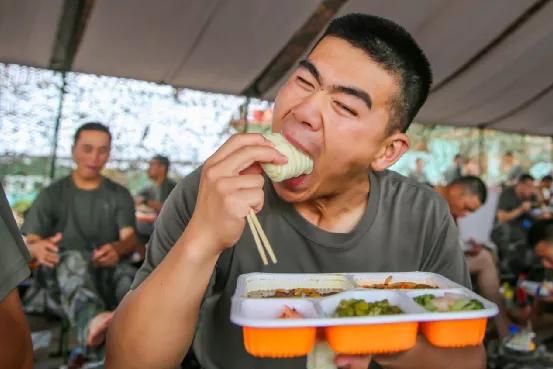 直击！第71集团军防空劲旅海上战斗誓言！