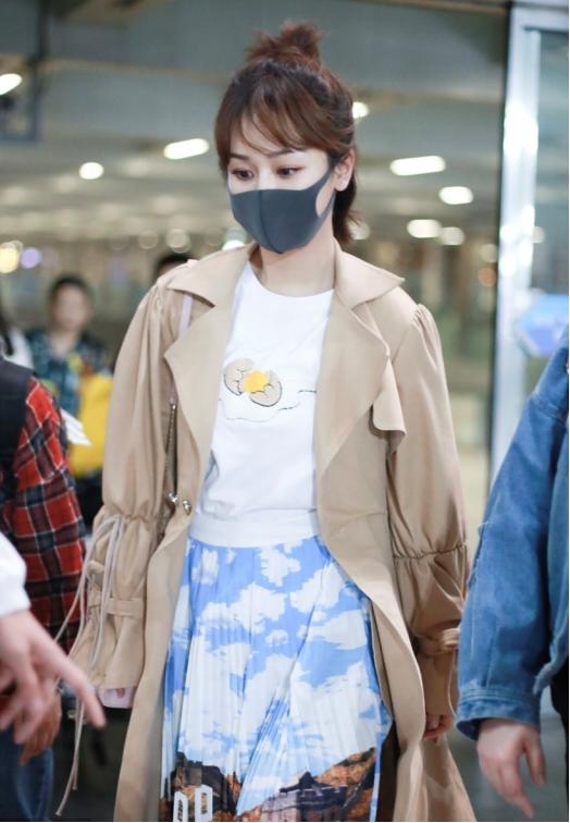 杨紫最新造型同款穿搭,杨紫最近的穿搭还真是进步神速