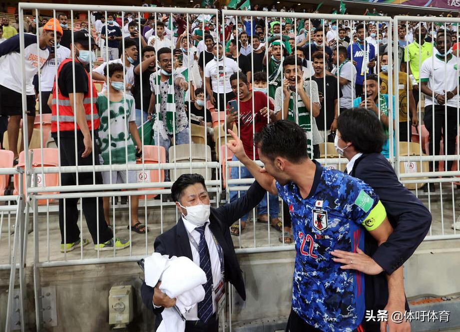 日本主帅森保一评价越南足球,日本男足教练森保一进8强