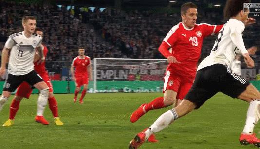 球场恶汉被罚打,球场上的恶汉