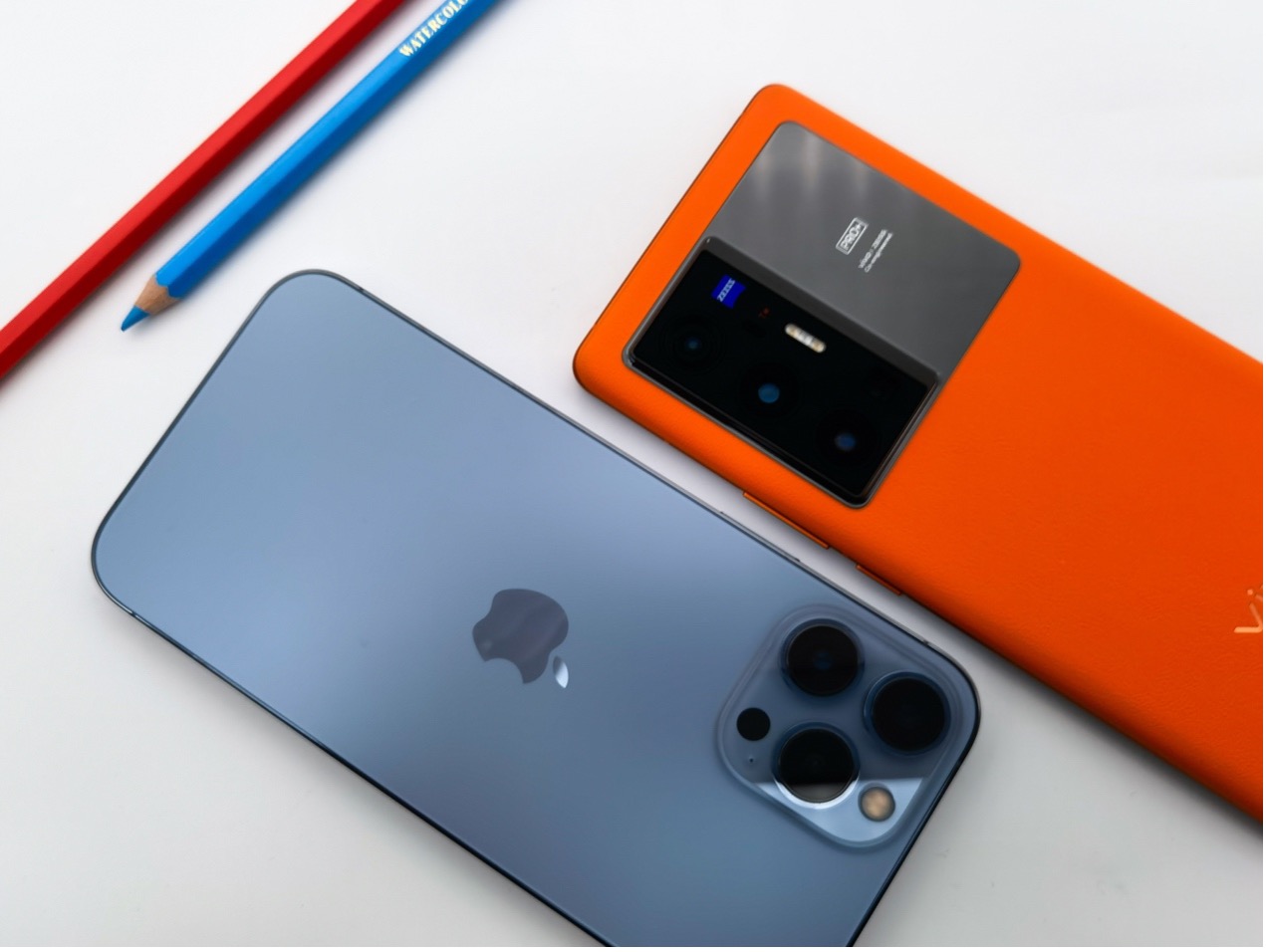 iphone13promax镜头解剖,iphone13pro跟13promax录像对比