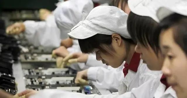 从富士康打工妹到百亿富豪,富士康出走的最牛厂妹是谁