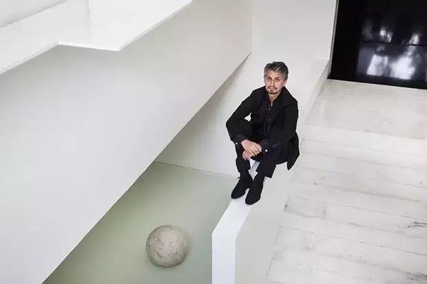 这家禁欲风的“情趣酒店”,开了灯后……嗨爆了