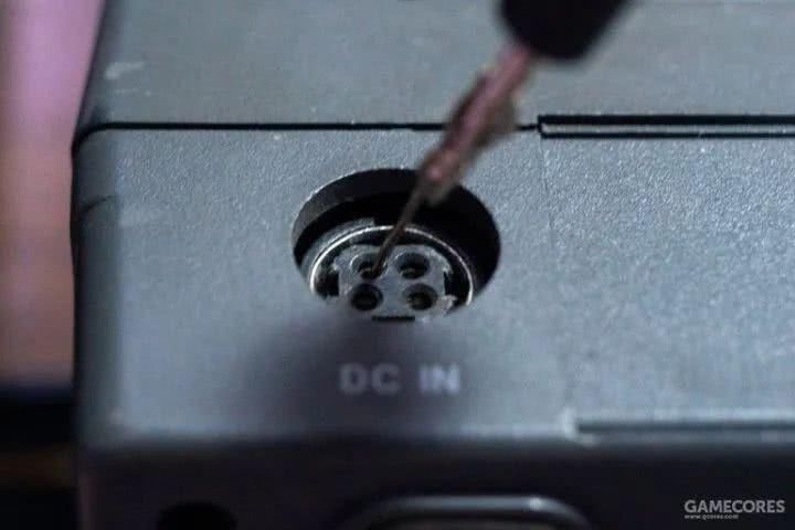 一百多块买个26年前的笔记本，我改了改，还能上网