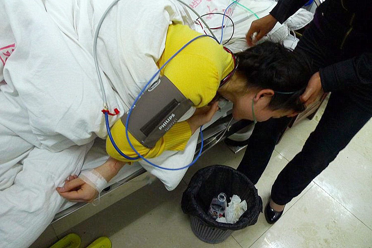 孕吐厉害的孕妈都有哪些特征,早期孕吐严重代表什么