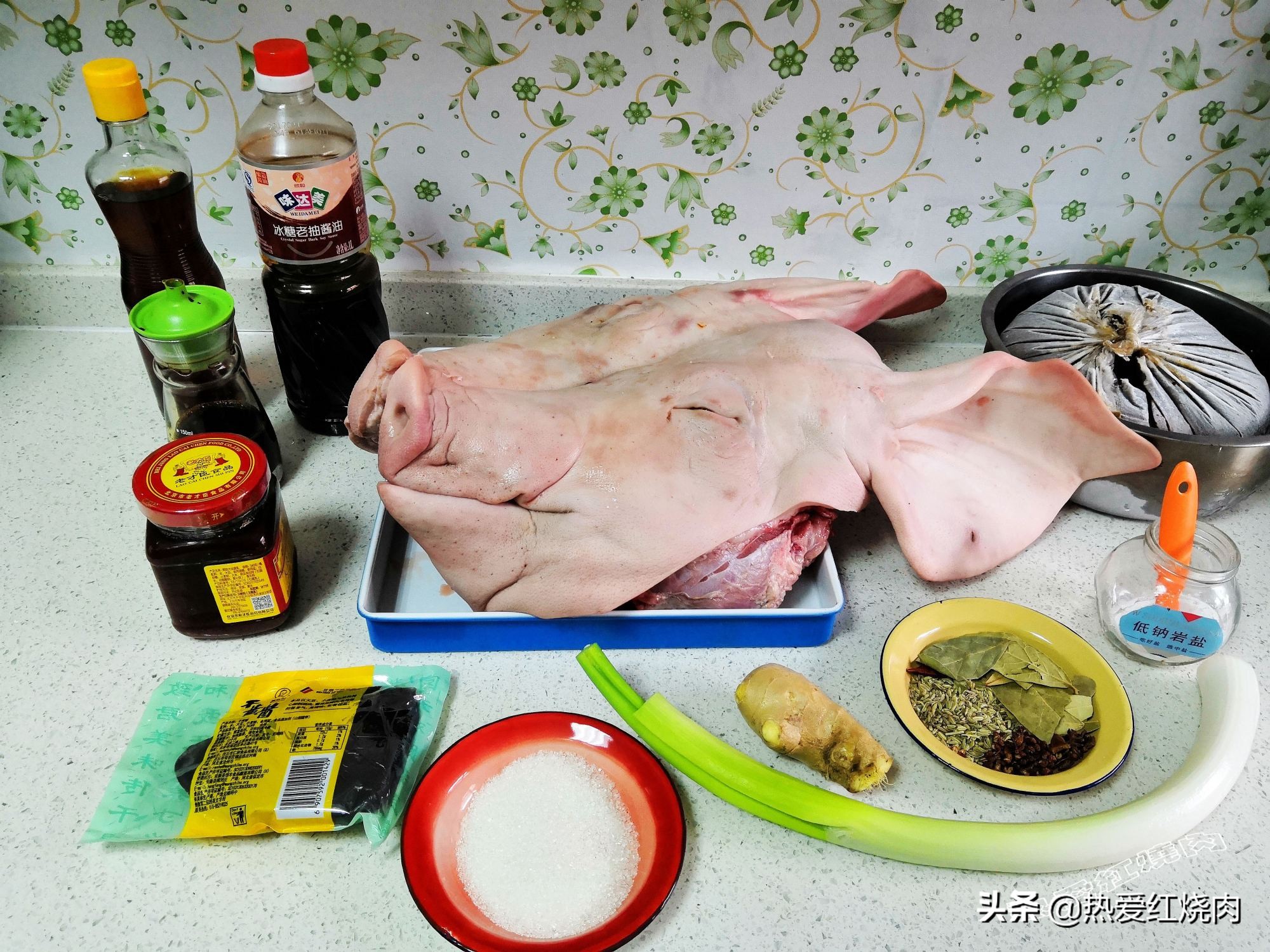 过年桌上的大猪头,过年的大猪头