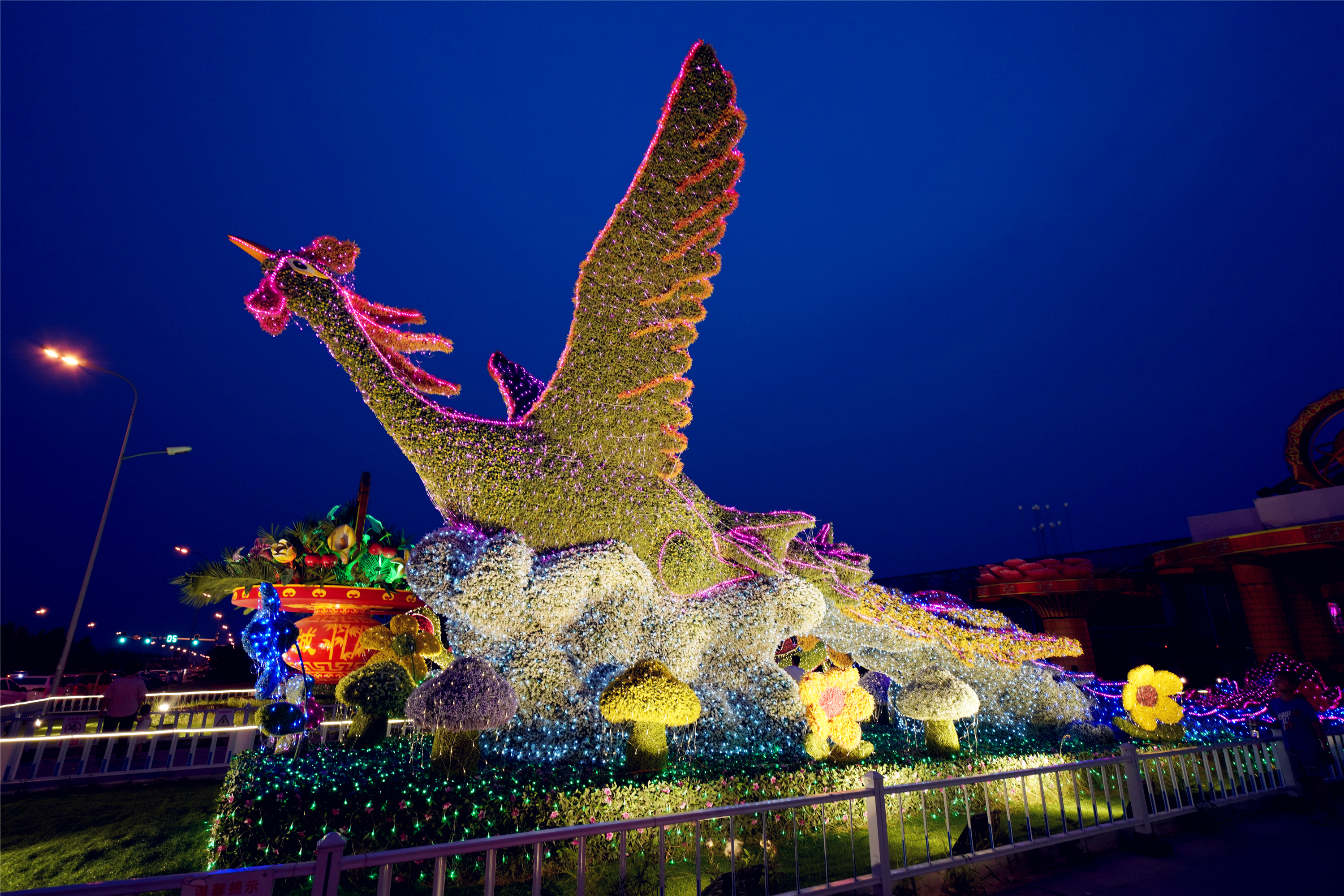 扎啤免费喝，狂欢100天仅需198元，慧灯庄园喊你盛夏尽情嗨