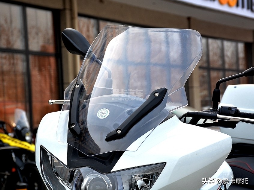 贝纳利蓝宝龙和春风400,跑短途对比跑长途