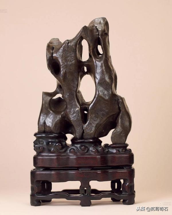 奇石底座欣赏,奇石的底座为何会越来越复杂