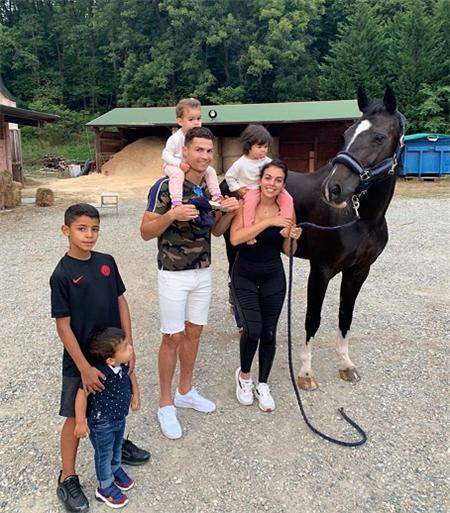 c罗为什么比贝利进球多,贝利和c罗进球数对比