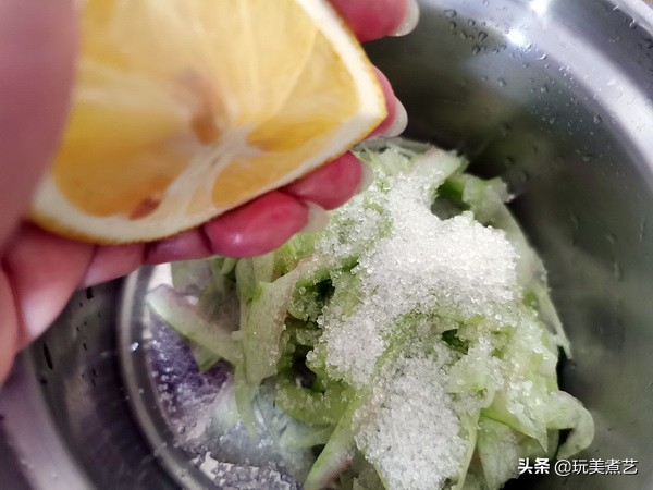 西瓜和虾子能一起吃吗,西瓜配虾子