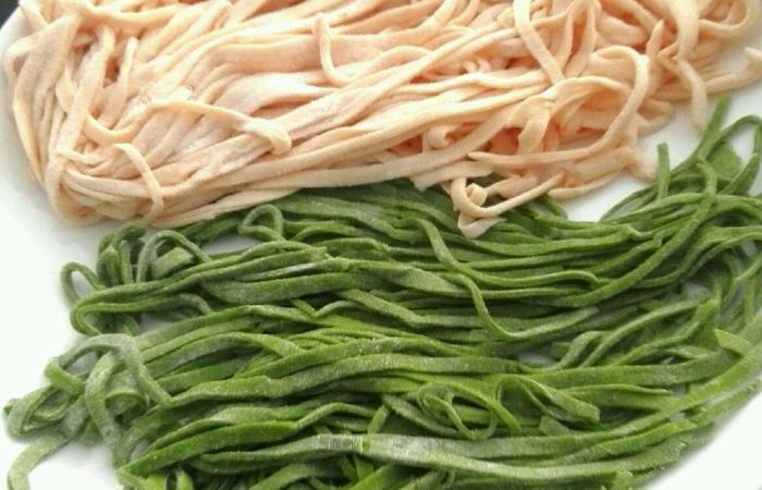 儿童彩色手工面条做法大全,蔬菜面条怎么做孩子最喜欢吃