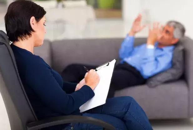 心理医生玩心理游戏,心理医生怎么治疗游戏成瘾