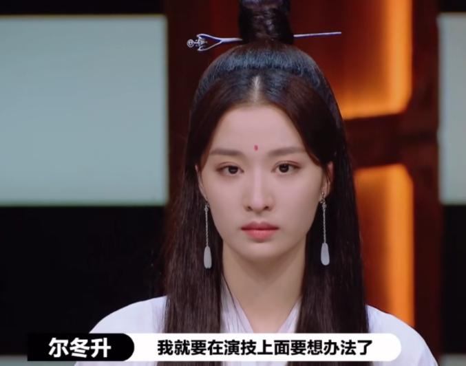 42岁“央视颜霸”李红被黑，你们真的了解她吗？