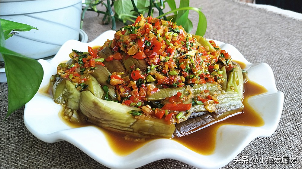 家常凉拌蒜香茄子的做法,想吃点开胃爽口的菜