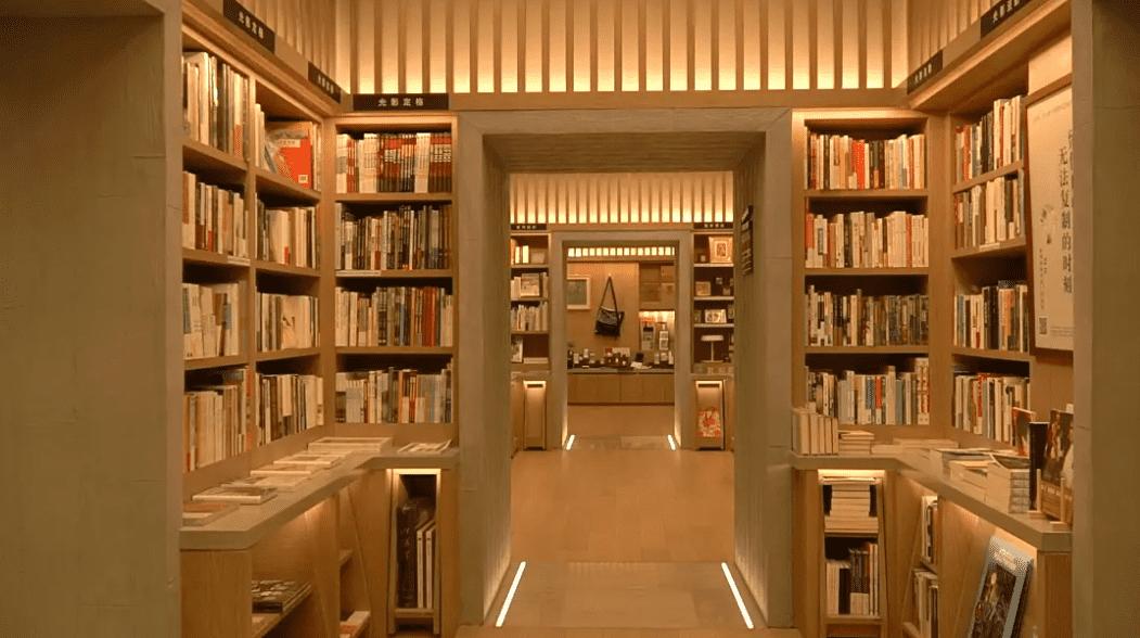 一家面临倒闭的书店,一家书店引起的血案