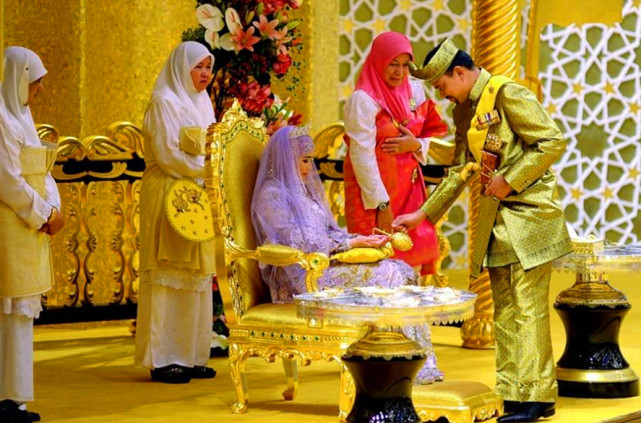 最富有的国家文莱,文莱人有钱还是新加坡人有钱