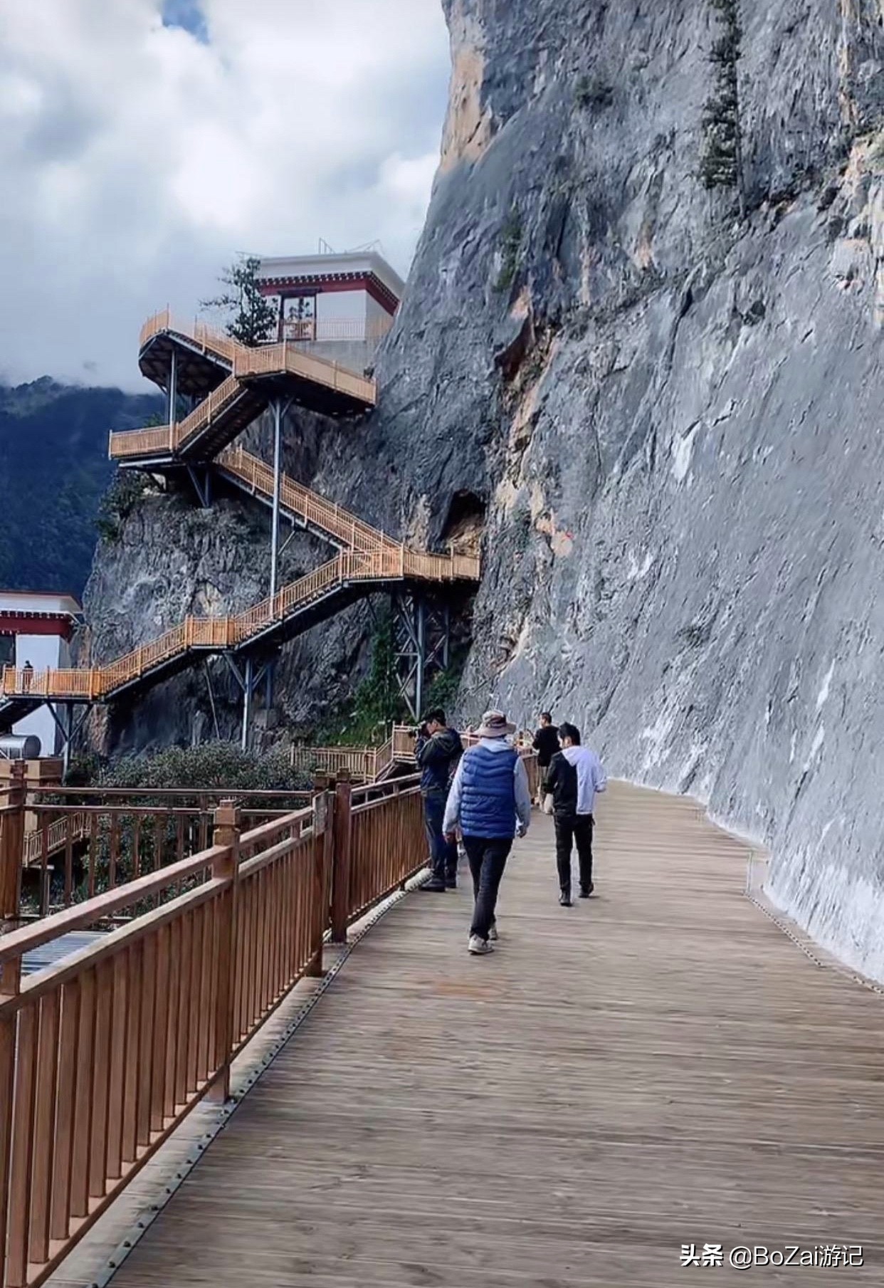 云南迪庆有哪些旅游景点,迪庆最值得去的景点有哪些地方