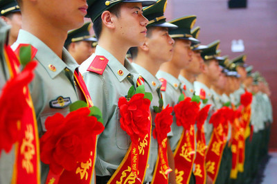 大专毕业生当兵优劣势,大学毕业当兵和大学里当兵的区别