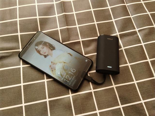爱沃可iwalk二合一无线充电宝,爱沃可iwalk充电宝typec