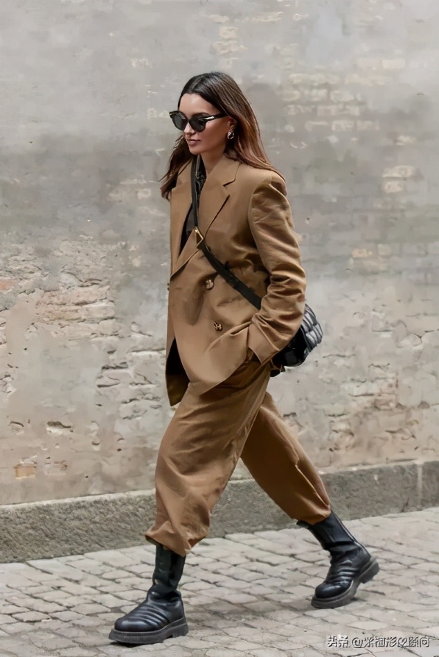 秋冬好搭配的打底袜颜色,秋冬打底袜