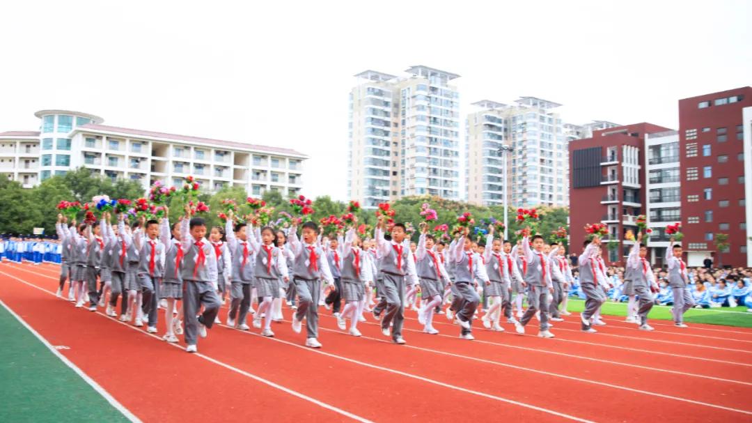 宜昌中小学运动会开幕式入场表演,宜昌长江初中运动会