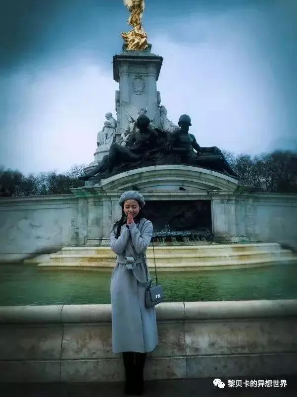 她们说穿过最满意的一件大衣,是这件!