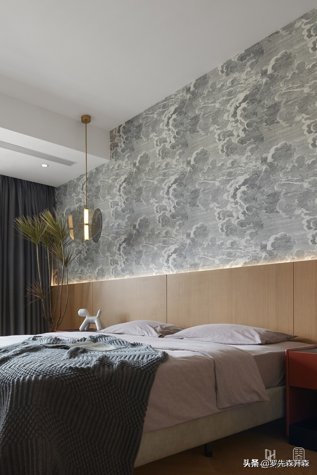 抛弃华丽的套路，以极简的走心唤醒柔情