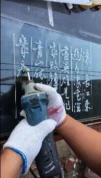 “如果这群女混混*攻围**我,我会舌战群儒!”你会怎样脱困?