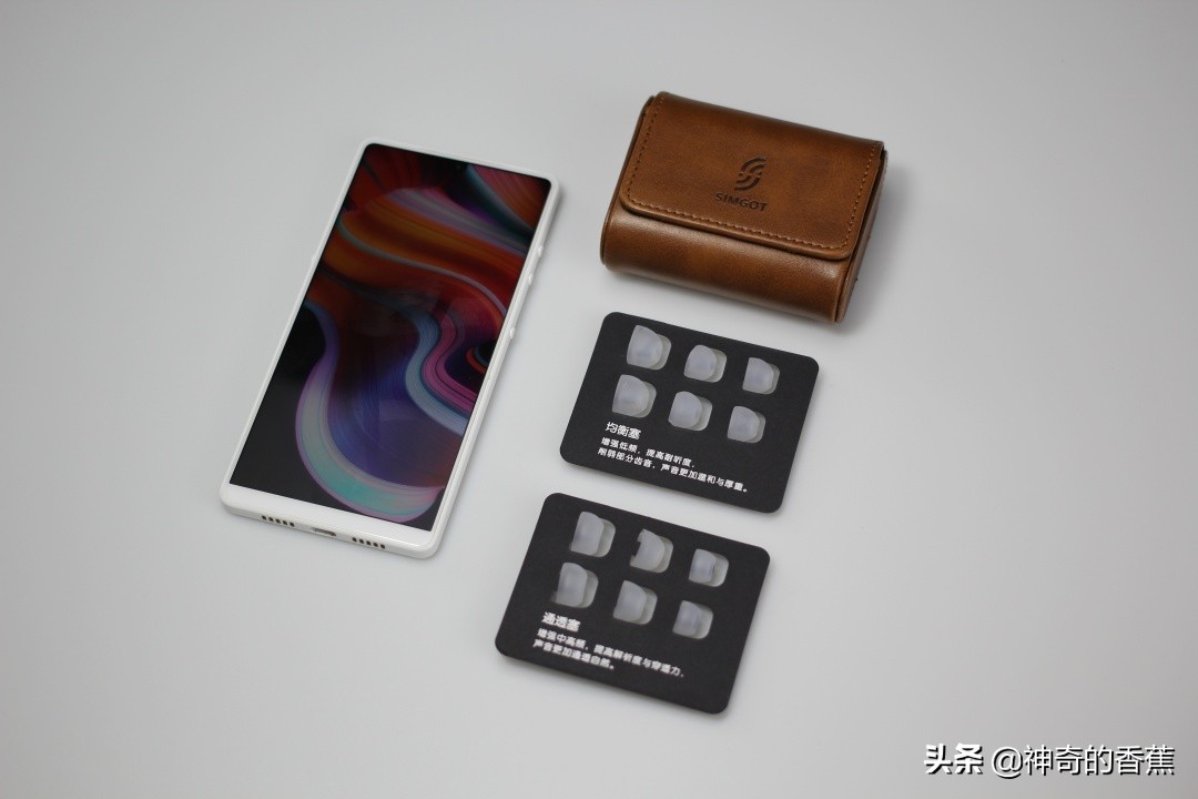 兴戈耳机半入耳式推荐,兴戈EM2圈铁耳机