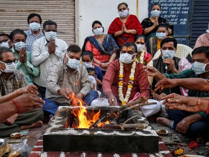 瞒不住了！这个国家感染人数可能破5亿！上千万人或丧命！