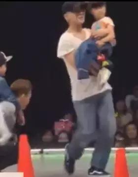 始于颜值，陷于才华，忠于人品，他永远是南韩之光