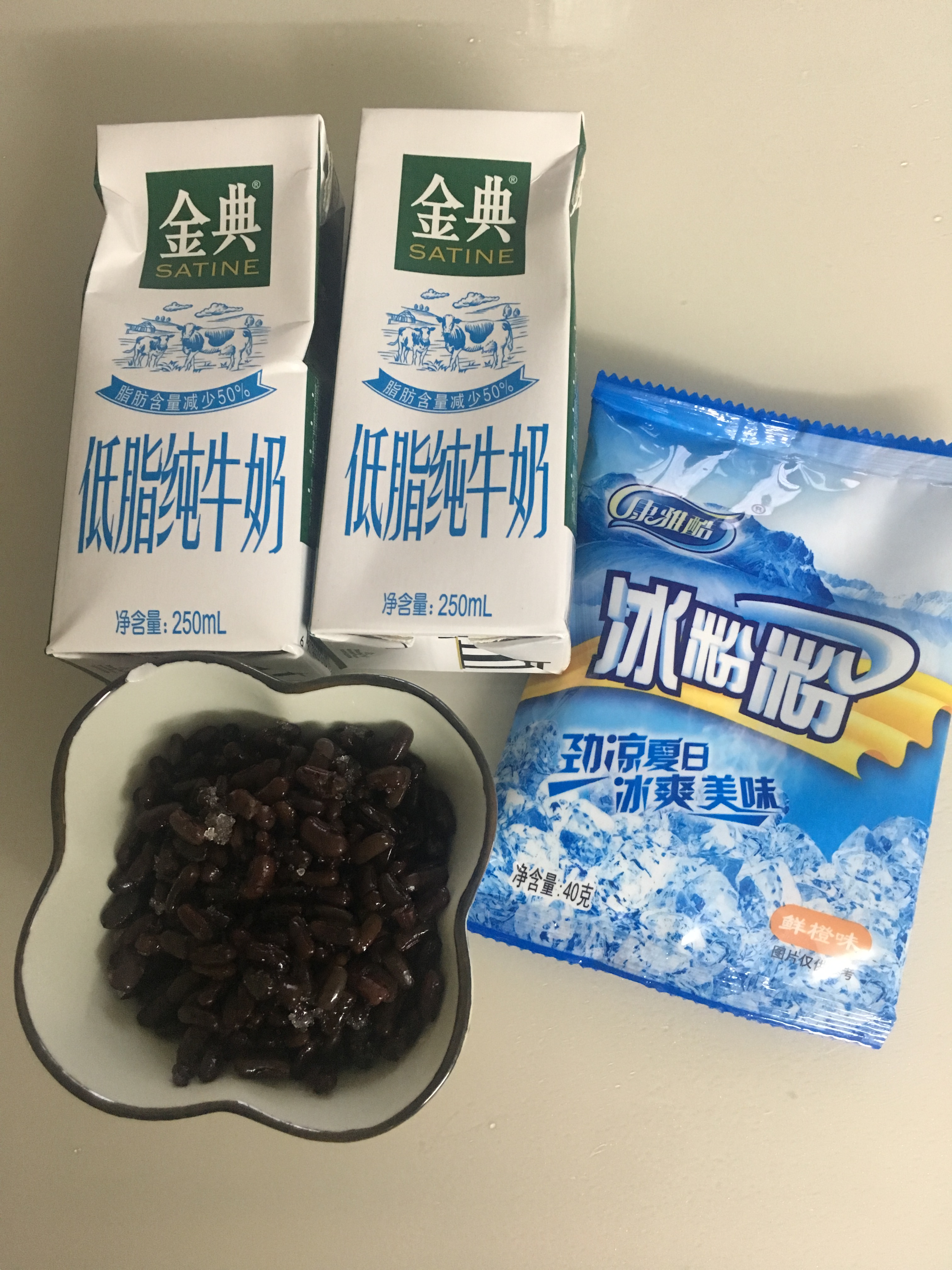 冰粉粉怎么做香蕉猕猴桃果冻布丁,两块钱一包的冰粉怎么做