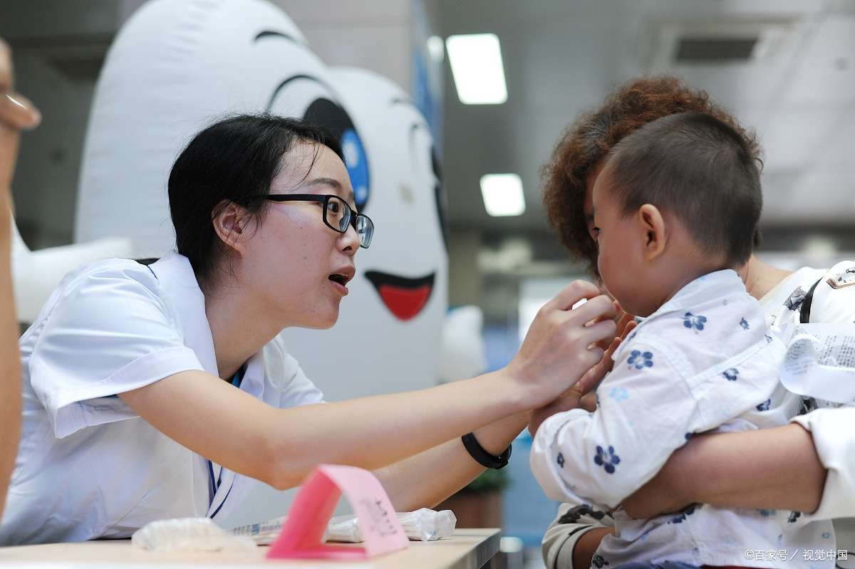 小孩嘴臭是什么原因怎么办,孩子嘴臭是什么原因引起的