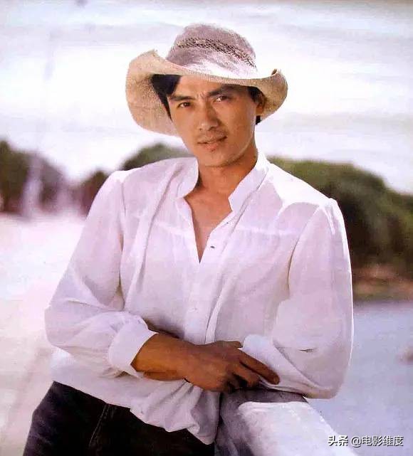 傅艺伟八十年代生活照,金巧巧吸毒还是傅艺伟吸毒