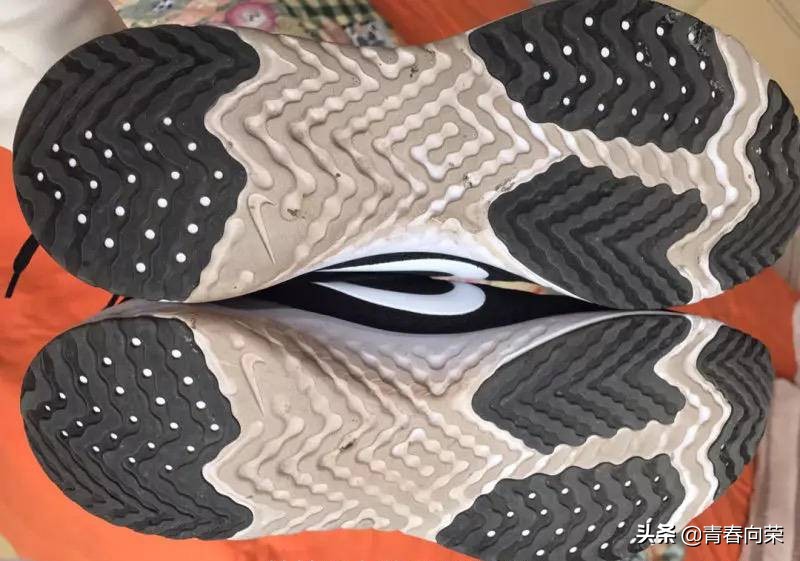 新手推荐舒适软的跑鞋,新手跑鞋推荐短跑缓震