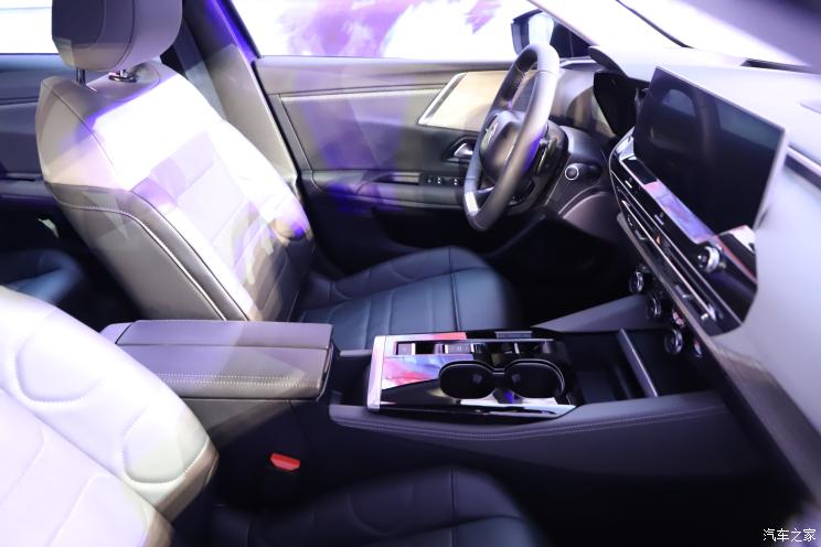 雪铁龙凡尔赛c5x最帅造型,新款雪铁龙凡尔赛c5x享不凡