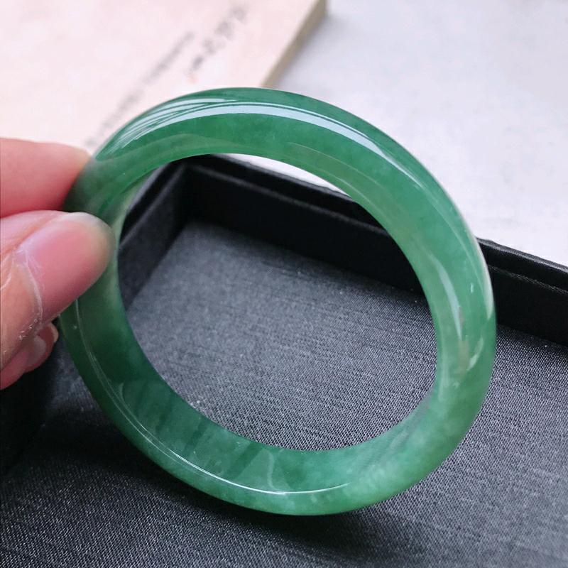 翡翠油青种值钱,翡翠油青底是不是便宜点