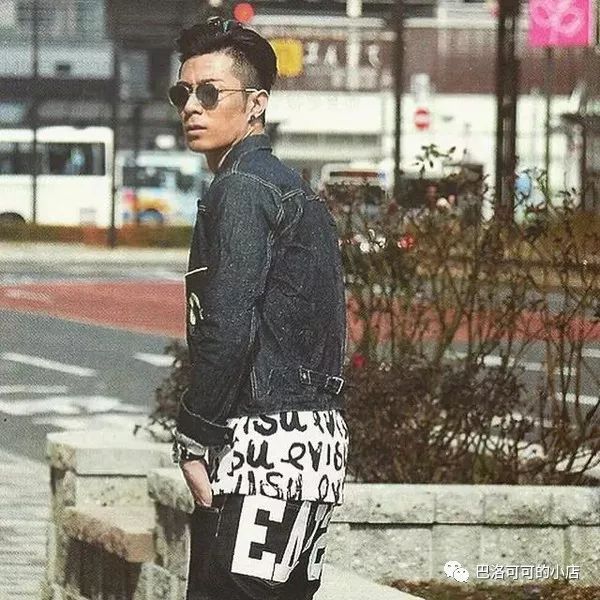 潮牌牛仔店铺,潮牌字母印花牛仔