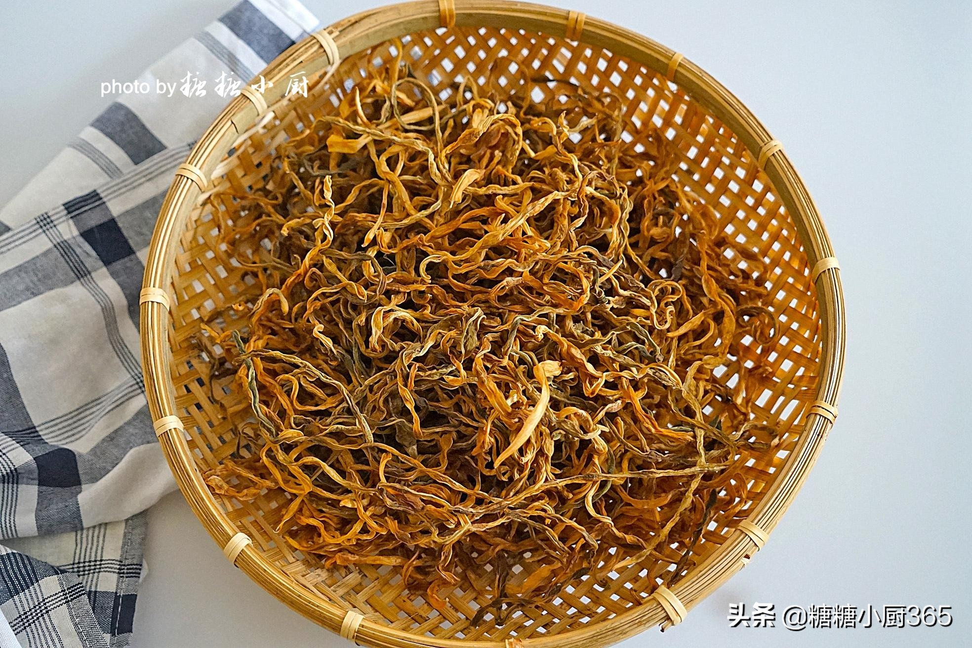 立秋了，天气好豆角又便宜，别忘多买点回来晒菜干，烧肉吃贼香