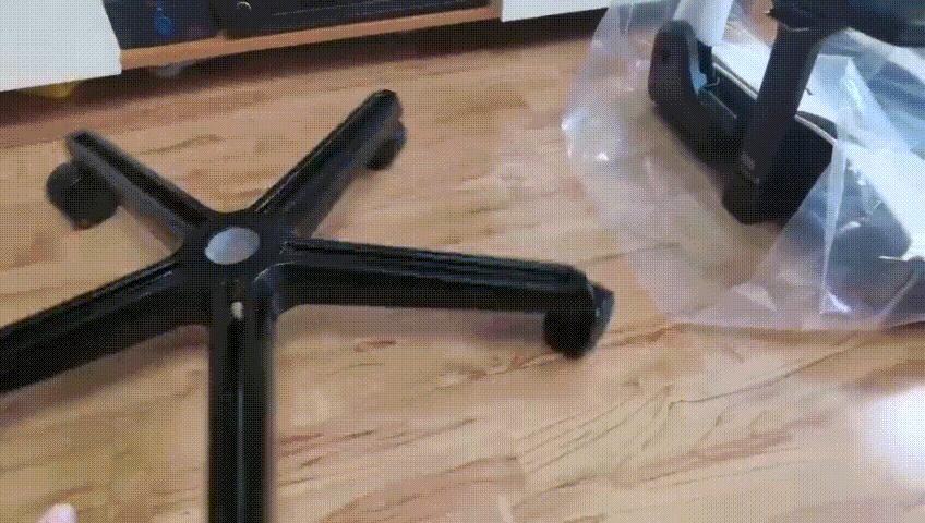 迪锐克斯dxracer电竞桌,甜品级显卡