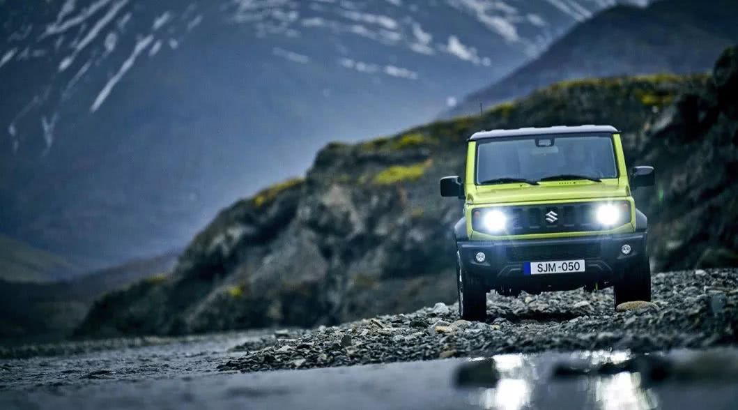 铃木吉姆尼第一视角试驾,铃木吉姆尼进口越野攀爬视频