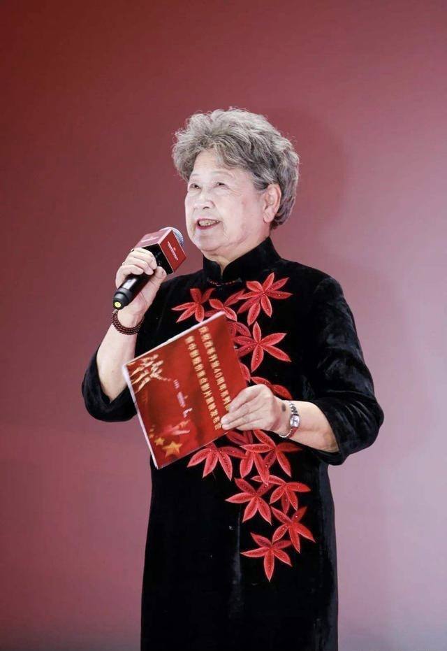 陶玉玲穿旗袍,86岁陶玉玲老得优雅